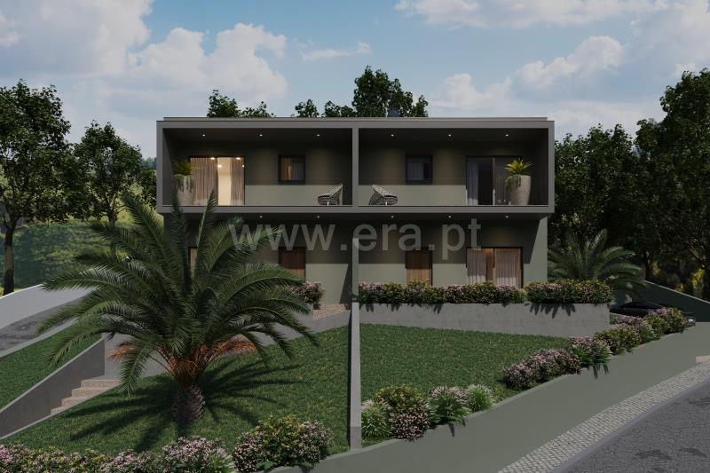 Moradia Geminada T3 / Vila Nova de Famalicão, Vale (São Martinho)