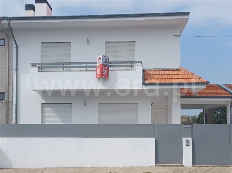 Moradia Geminada T3 / Vila Nova de Gaia, Mafamude e Vilar do Paraíso