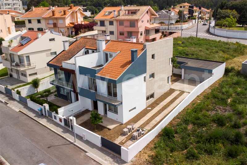 Moradia Geminada T3 / Vila Nova de Gaia, Serzedo e Perosinho