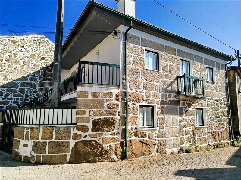 Moradia Geminada T3 / Viseu, Lordosa
