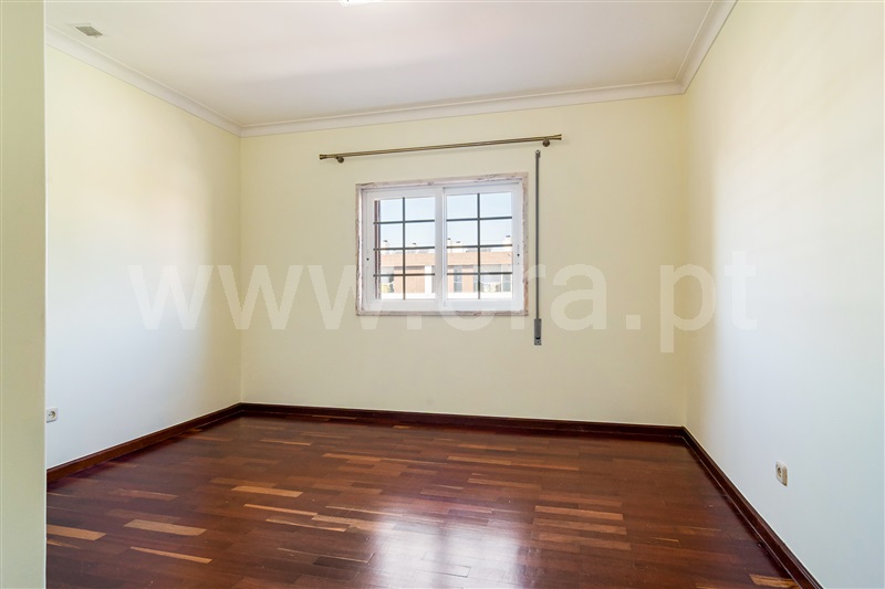 Moradia T4 à venda em Capuchos, Almada — foto 17