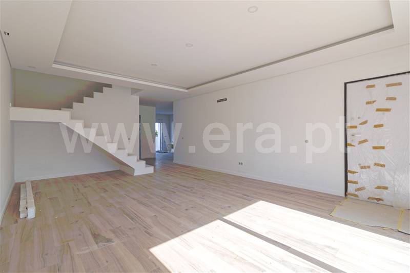 Moradia Geminada T4 com Nova Barreiro, Palhais e Coina - 1486016 - 4