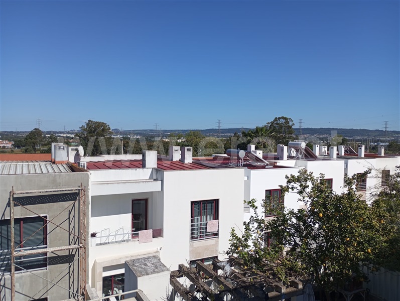 Moradia Geminada T4 / Barreiro, Santo António da Charneca