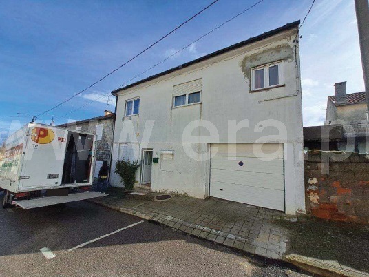 Moradia Geminada T4 / Bragança, Sé, Santa Maria e Meixedo