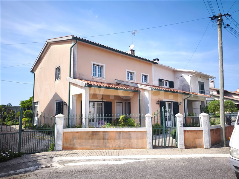 Moradia Geminada T4 / Cantanhede, Febres