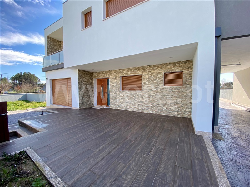 Moradia Geminada T4 Chaves, Bustelo - 1466104 - 2