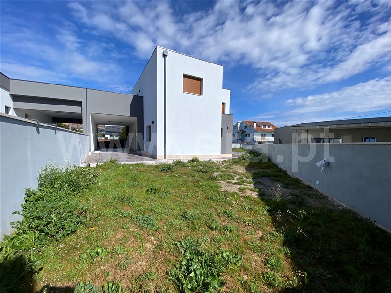 Moradia Geminada T4 Chaves, Bustelo - 1466104 - 25