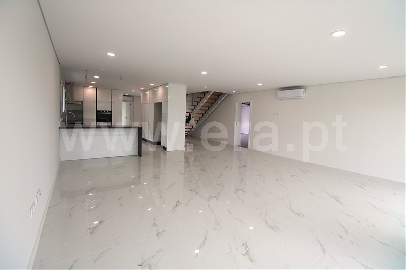 Moradia Geminada T3 / Chaves, Vale de Anta