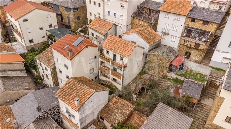 Moradia Geminada T4 / Covilhã, Sobral de São Miguel