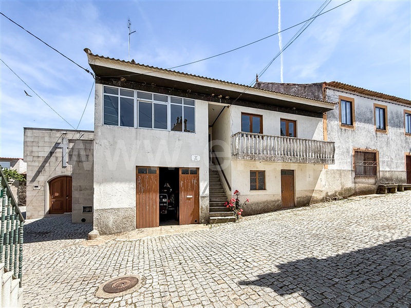 Moradia Geminada T4 / Figueira de Castelo Rodrigo, Reigada