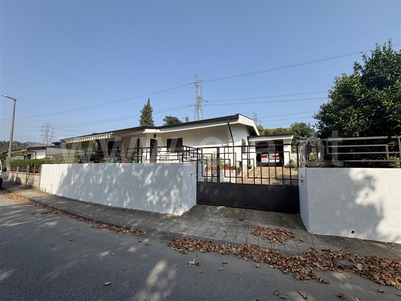 Moradia Geminada T4 / Gondomar, Medas