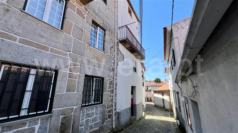 Moradia Geminada T4 / Gouveia, Gouveia