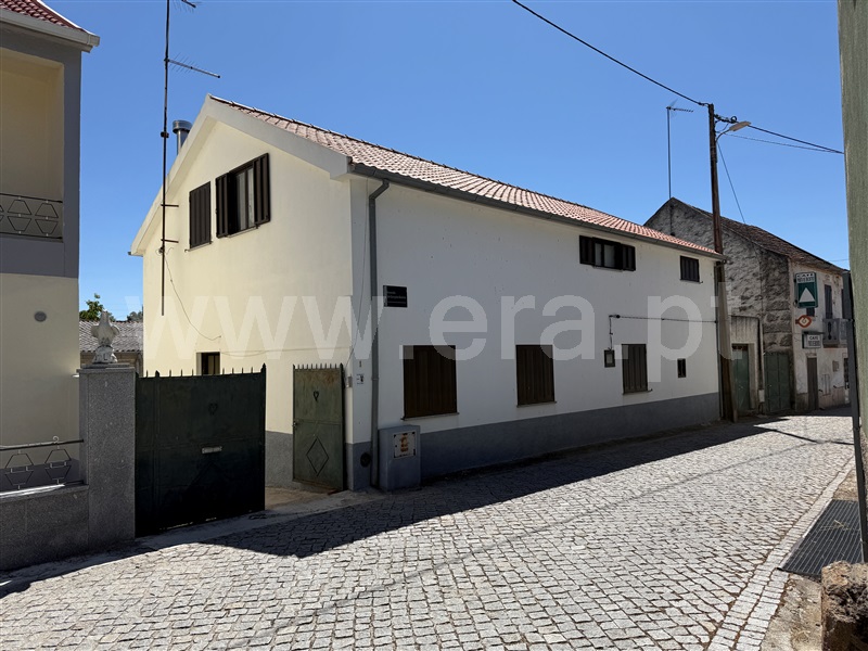 Moradia Geminada T4 / Guarda, Marmeleiro
