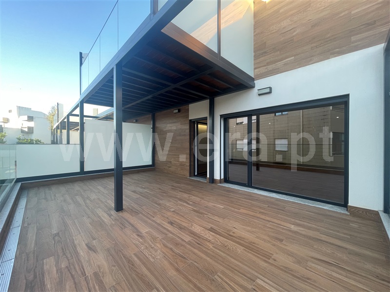 Moradia Geminada T4 / Leiria, Leiria, Pousos, Barreira e Cortes