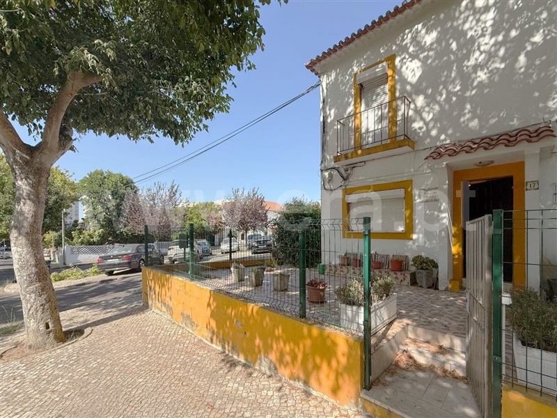 Moradia Geminada T4 / Lisboa, Ajuda