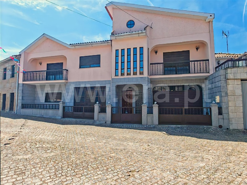 Moradia Geminada T4 / Mangualde, Espinho