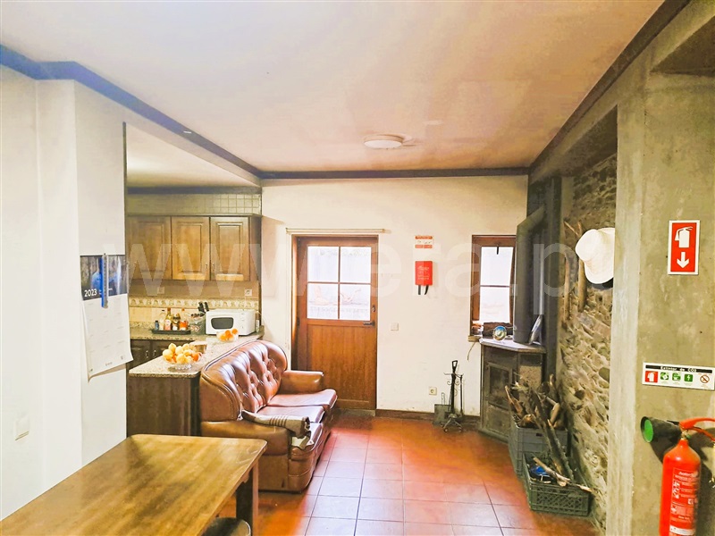 Moradia Geminada T4 / Manteigas, Sameiro