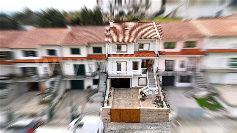 Moradia Geminada T4 / Marco de Canaveses, Alpendorada, Várzea e Torrão