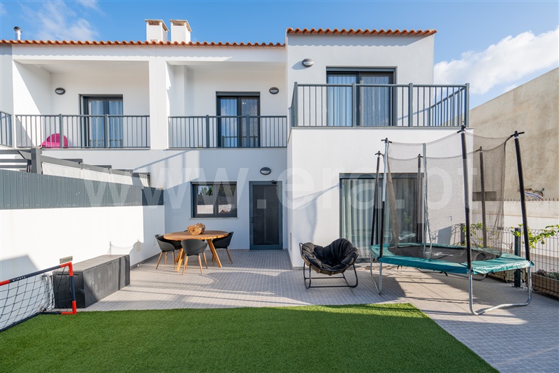 Moradia Geminada T4 / Montijo, Atalaia e Alto Estanqueiro-Jardia