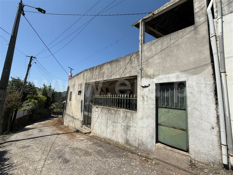Moradia Geminada T4 / Paredes, Baltar