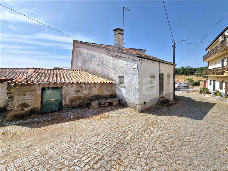 Moradia Geminada T4 / Pinhel, Vale do Massueime