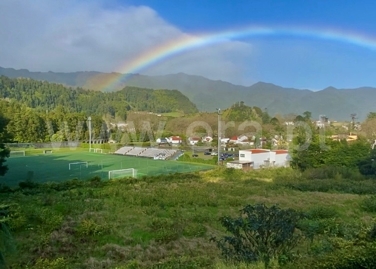 Moradia Geminada T4 / Povoação, Furnas