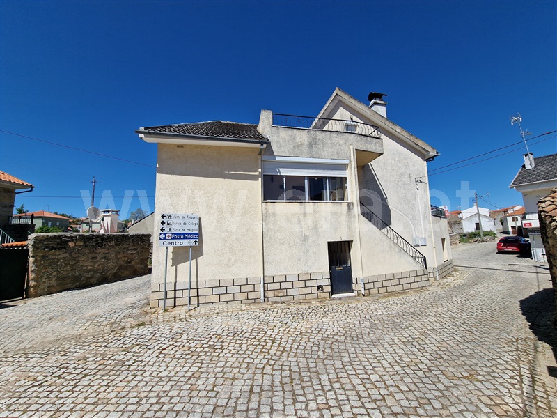 Moradia Geminada T4 / Sabugal, Sabugal