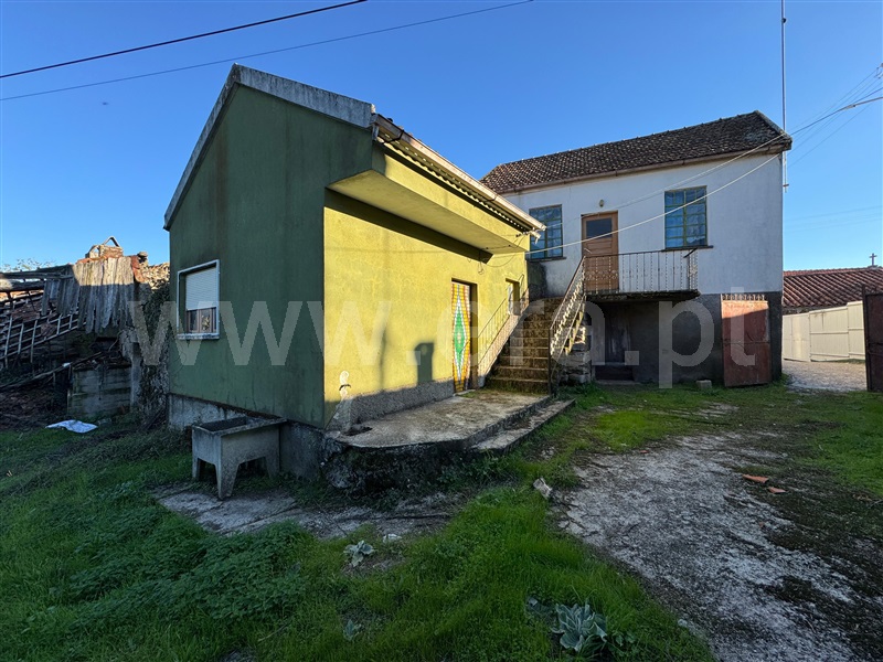 Moradia Geminada T4 / Sabugal, Vale Mourisco,Sabugal