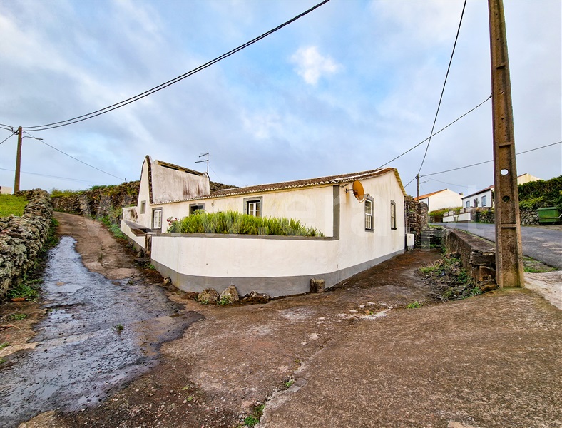 Moradia Geminada T4 / Santa Cruz da Graciosa, Guadalupe