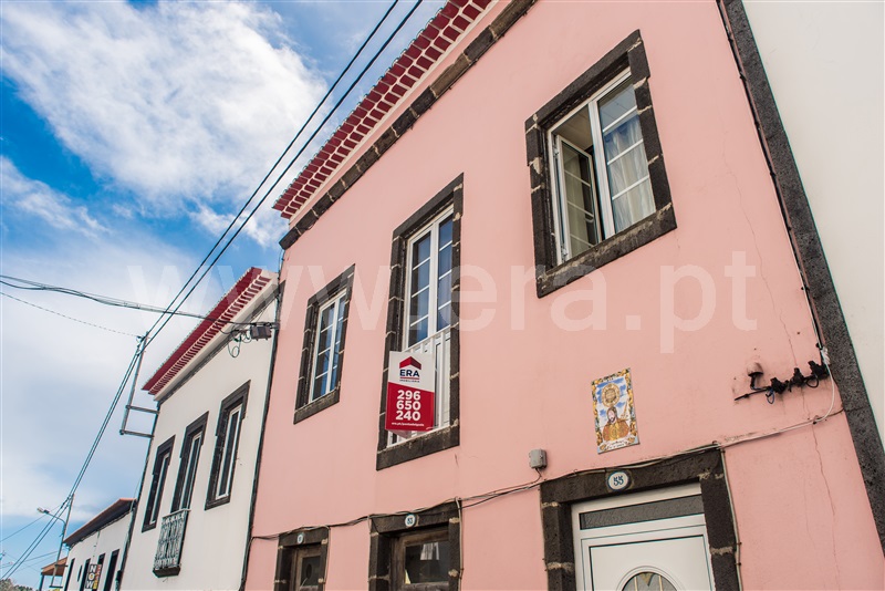 Moradia Geminada T4 / Vila Franca do Campo, Água de Alto