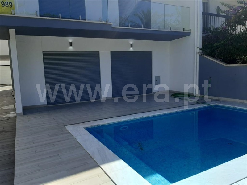 Moradia Geminada T5 / Almada, St.º António da Caparica