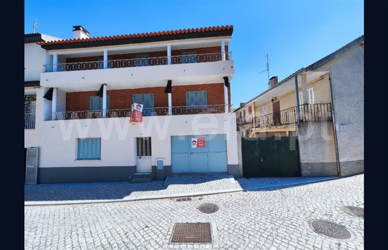 Moradia T5 em Malhada Sorda, €80.000
