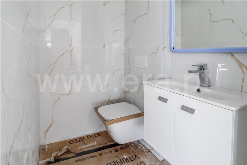 Moradia Geminada T5 Barcelos, Cossourado - 1411595 - 12