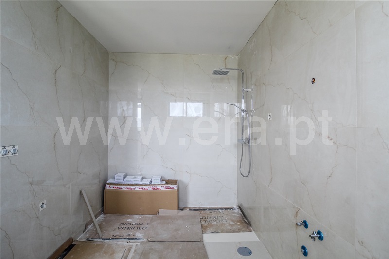 Moradia Geminada T5 Barcelos, Cossourado - 1411595 - 17