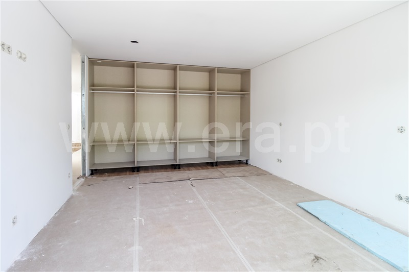 Moradia Geminada T5 Barcelos, Cossourado - 1411595 - 21