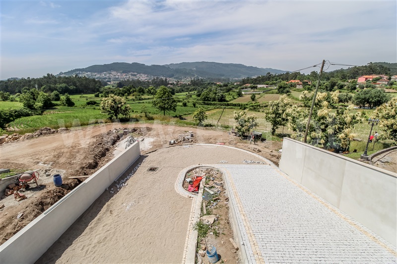 Moradia Geminada T5 Barcelos, Cossourado - 1411595 - 23