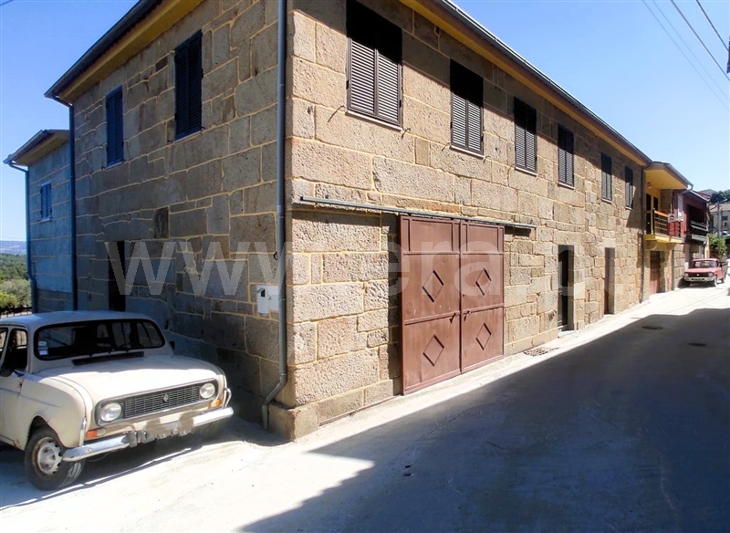 Moradia Geminada T5 Chaves, Bustelo - 1346550 - 2