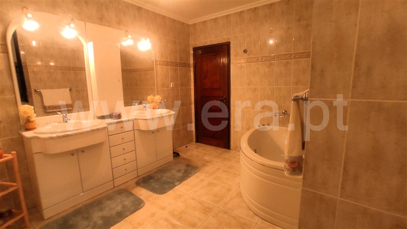 Moradia Geminada T5 Chaves, Bustelo - 1346550 - 4