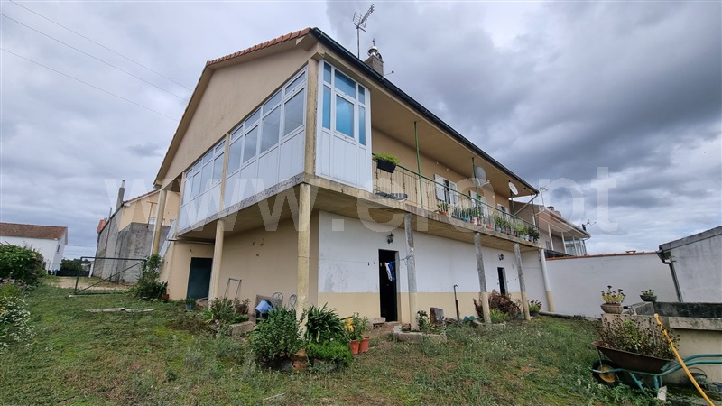 Moradia Geminada T5 / Chaves, Cimo de Vila da Castanheira