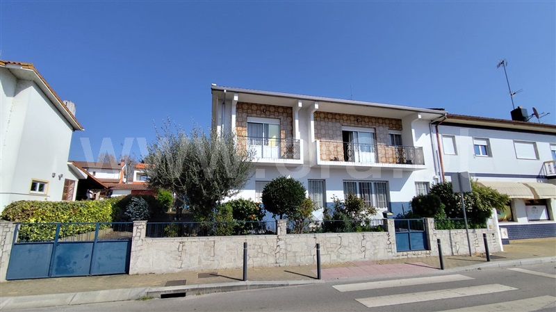Moradia T5 em Santa Maria Maior, €275.000