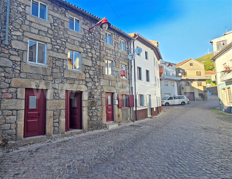Moradia Geminada T5 / Guarda, Famalicão