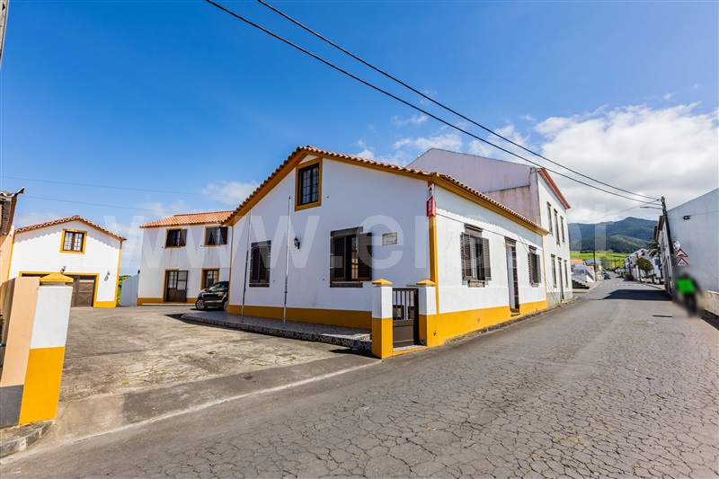 Moradia Geminada T5 / Nordeste, Algarvia