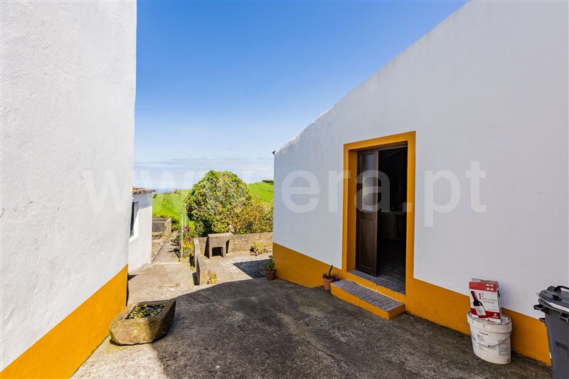 Moradia Geminada T5 Nordeste, Nordeste - 1401969 - 95