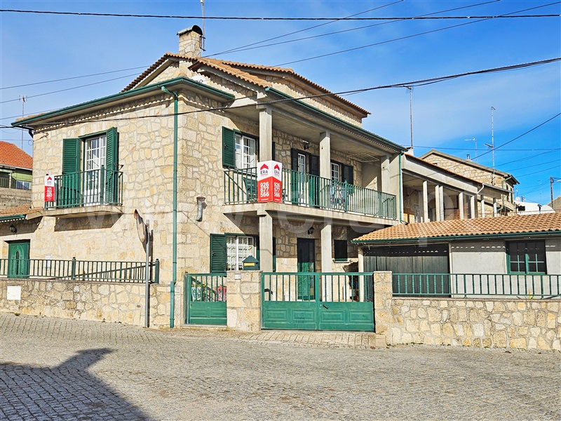 Moradia Geminada T5 / Sabugal, Cardeal, Sabugal