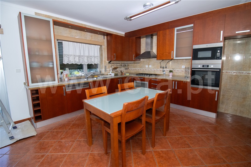 Moradia T5 em Rio de Loba, €370.000