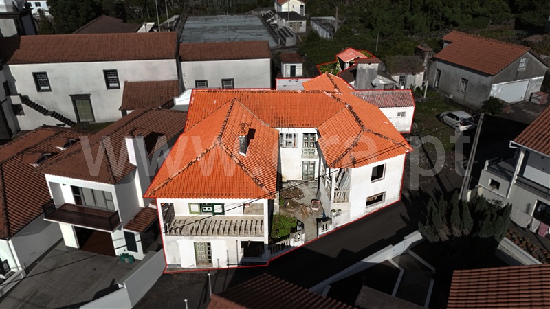 Moradia Geminada T6 / Madalena, Candelária