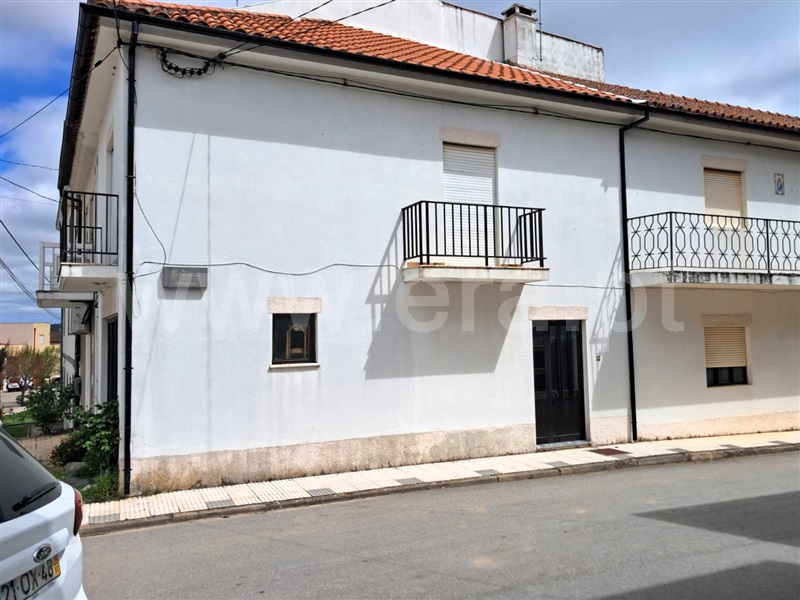 Moradia Geminada T6 / Miranda do Douro, Miranda do Douro