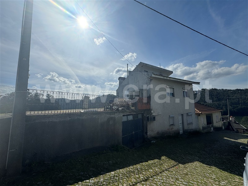 Moradia Geminada T8 / Gondomar, Medas