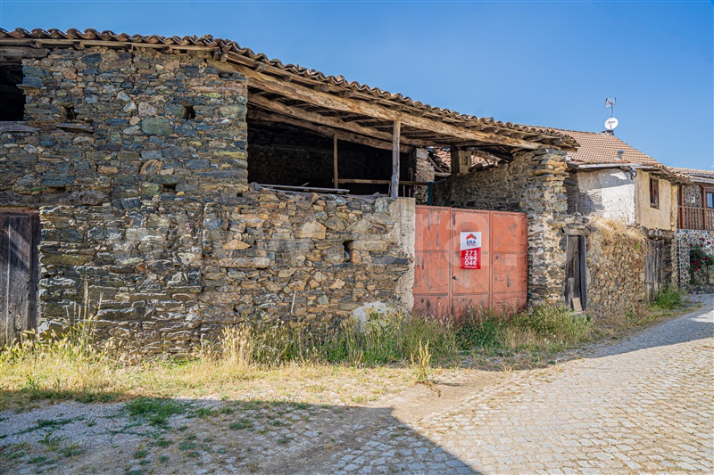 Moradia Geminada / Vinhais, Soeira, Fresulfe e Mofreita