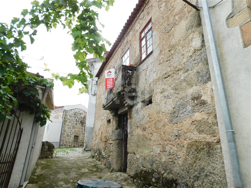 Moradia / Gouveia, Aldeias e Mangualde da Serra